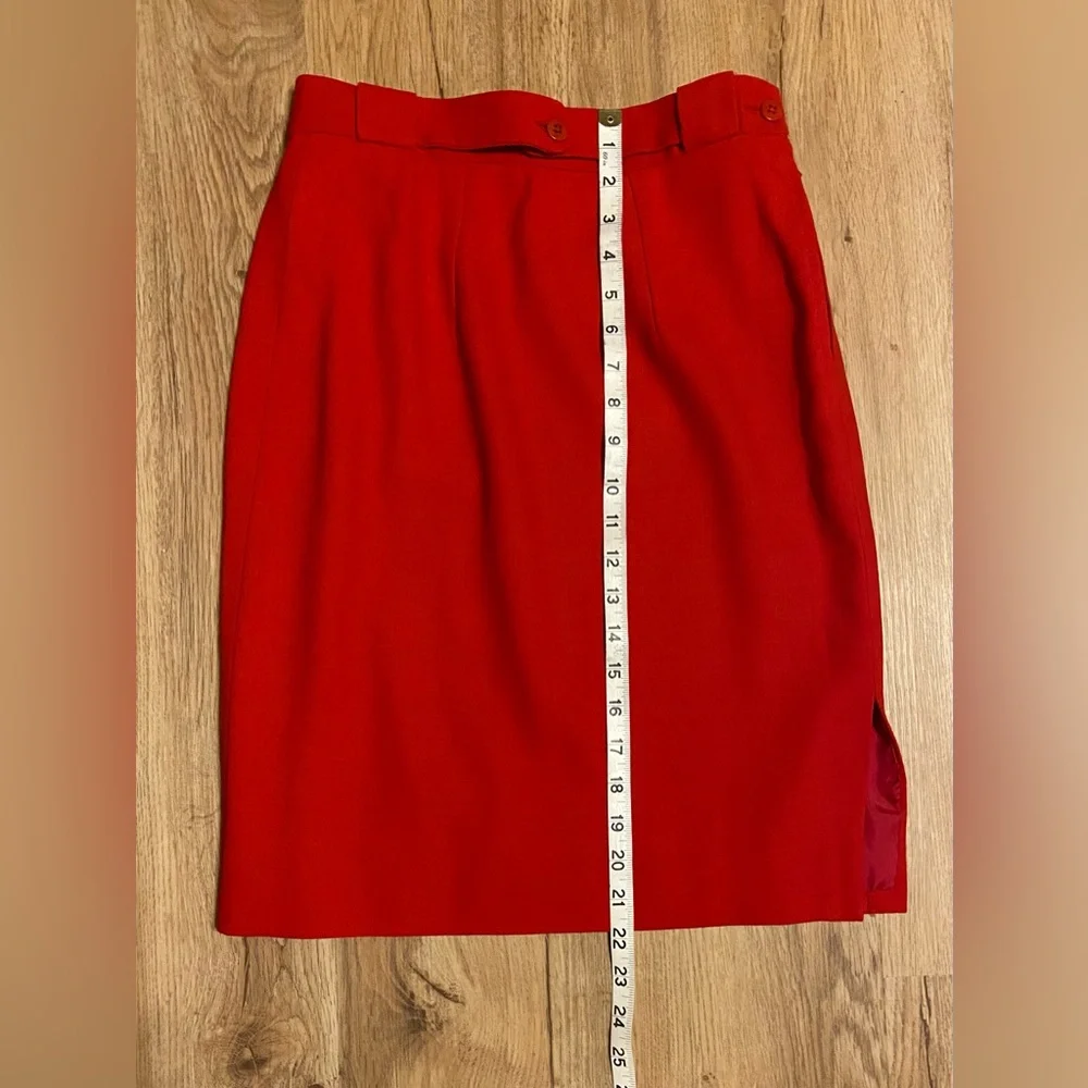 Vintage Armani skirt (matches the red Armani jacket in my closet). EU size 42. - Picture 3 of 13